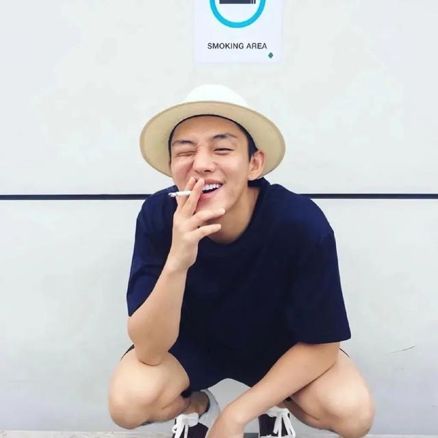 男头。忘掉种过的花，微信头像，男头。忘掉种过的花，重新开始。（“其实我不太懂喜欢）