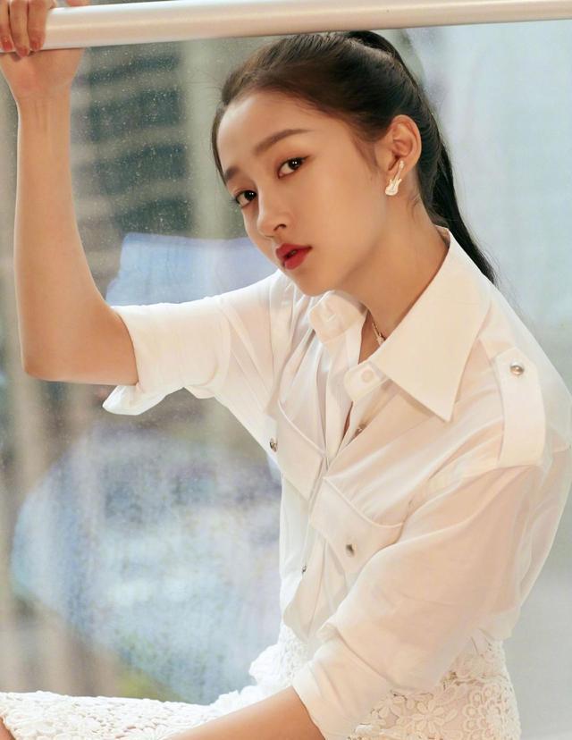 披头散发饼是什么意思，披头散发的意思是什么 （4个“特征”的女生）