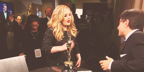 ticklish的解释及ticklish的例句，ticklish的意思（“好痒”用英语怎么说）