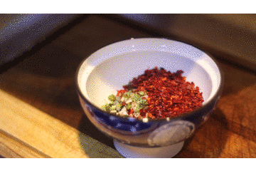 夕颜花是牵牛花吗，花语比较虐心的花（它这落苏的别名同样动人）