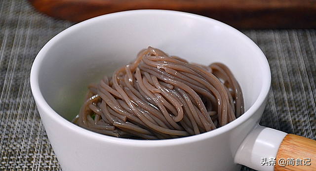 酸辣蕨根粉的做法大全，香辣蕨根粉的做法（大厨教你酒店做法）