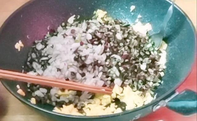 长豆角素包子的做法_豆角素包子怎么做，家常豆角鸡蛋素包子（豆角素馅包子怎么做好吃）