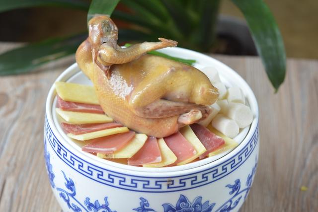 什么是徽菜，介绍一下徽菜（徽菜靠什么跻身八大菜系）