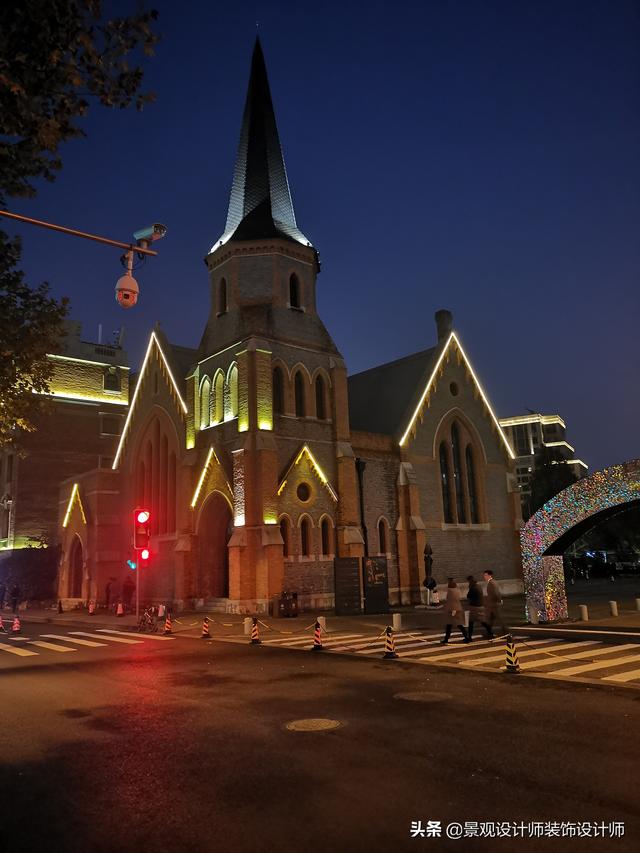 上海外滩夜景图片，外滩夜景美丽迷人让人流连忘返（上海市外滩夜景）