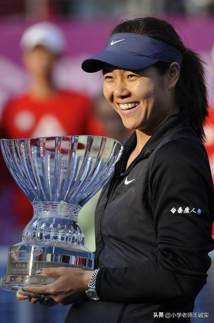 李娜网球个人资料，李娜个人资料（38岁的网球女神李娜）