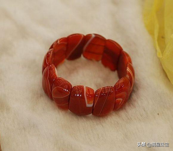 玛瑙的鉴别教你如何更快的区分，玛瑙的鉴别教你如何更快的区分真假（辨别玛瑙真假的这些技巧）