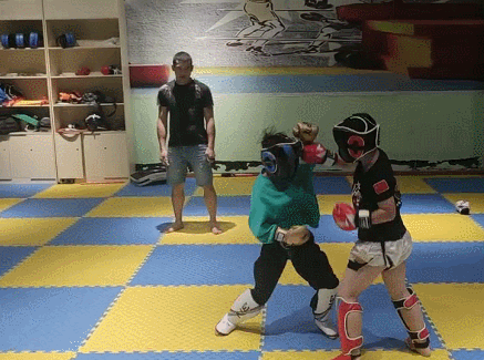 散打和自由搏击哪个更实用，自由搏击和散打哪个杀伤力大（搏击、武术、散打、跆拳道）