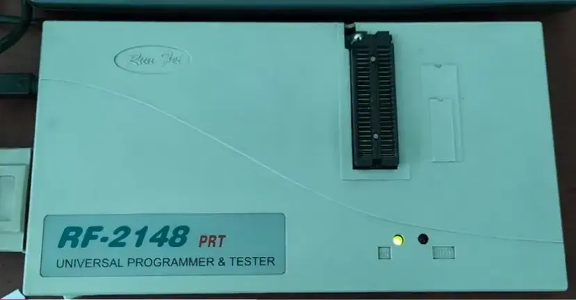 gal芯片 RF-2148编程器对PLD芯片进行程序擦除写入读出加密解密