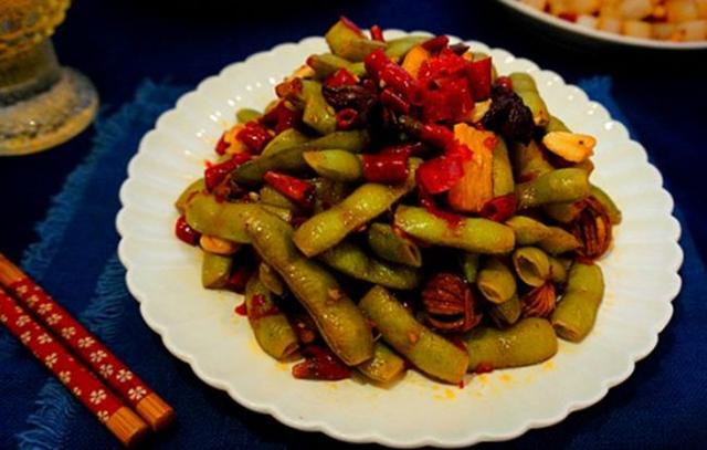 卤毛豆怎么做，麻辣毛豆怎么做（“调料”是关键）