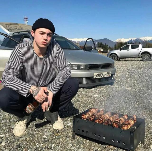 俄罗斯戒哥真名字，求一俄罗斯肖像油画家的名字喜欢画大胡子的男人（高质量戒哥）