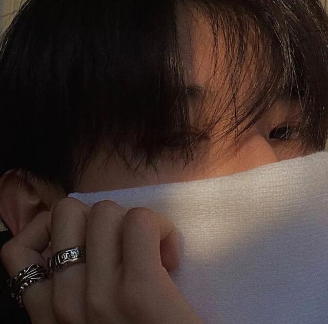 龙应该藏在云里你应该藏在心里，龙应该藏在云里你应该藏在心里表达了什么，微信头像（系列：龙应该藏在云里）