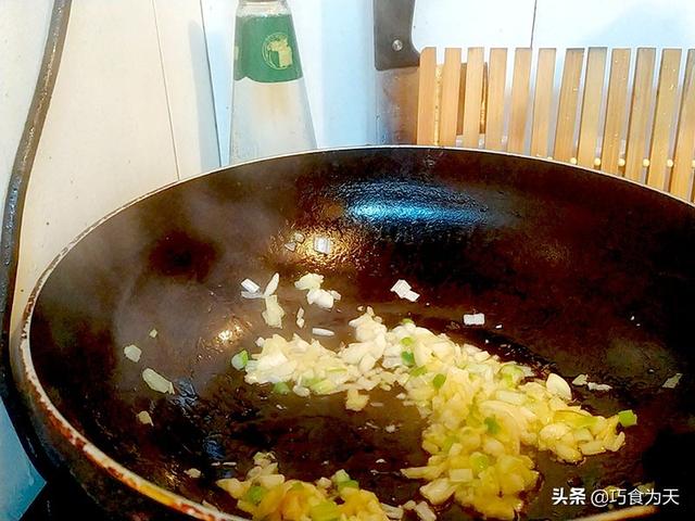 如何清洗螃蟹，如何清洗螃蟹才干净视频（大厨说3招清洗好螃蟹）
