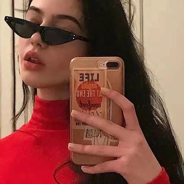 拽姐头像微信，拽姐头像（头像，一组超酷的墨镜拽姐头像）