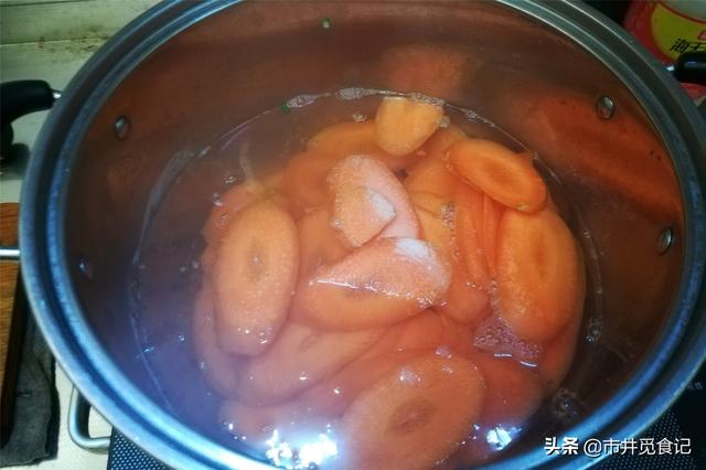羊肉胡萝卜饺子，羊肉胡萝卜水饺的做法（羊肉和它做饺子馅是绝配）