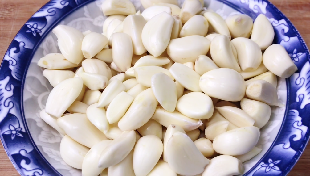 图片[2]-【腊八蒜】做法步骤图 8小时变绿 香脆又解腻-起舞食谱网