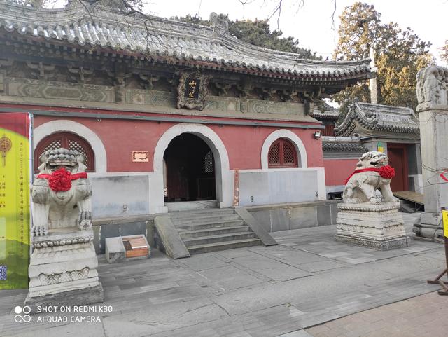 戒台寺与潭柘寺区别，戒台寺与潭柘寺区别是什么（戒台寺一日游）