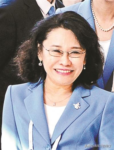 张海迪简介，张海迪简介和事迹200字（张海迪：5岁时高位截瘫）