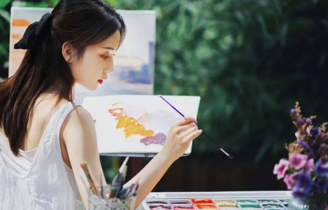 学士服里面穿什么衣服好看，让学士服穿得好看（美院“四大顶流”学士服PK）