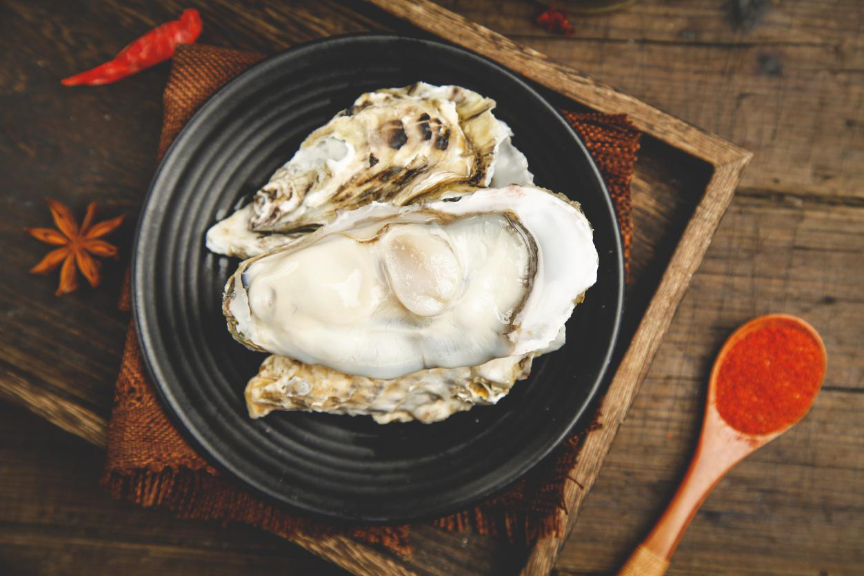  生的生蚝怎么保存，保存生蚝时，应该冷冻还是冷藏