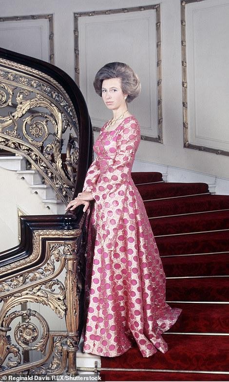 白金汉宫在哪里，江西省抚州市白金汉宫在哪里（白金汉宫最详尽平面图曝光）