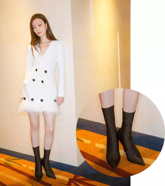 袜靴适合什么腿型，腿型选择靴子（袜靴+裙装，解锁的时髦组合）