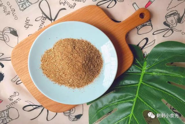 如何做猴头菇粉，猴头菇粉是怎么做的（炒菜做汤做点心都靠它）