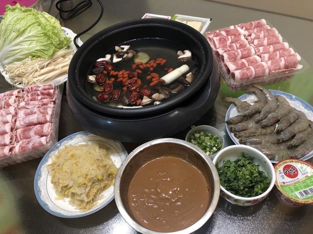 火鍋蘸料怎麼調好吃,東北火鍋蘸料怎麼調好吃(吃火鍋再也不用愁了)