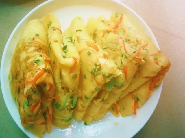 奶香鸡蛋饼这样制作超级好吃，奶香松软可口的牛奶鸡蛋饼