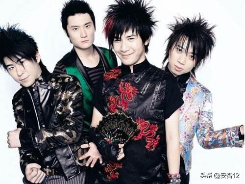 嘻唰唰歌词完整版，嘻唰唰歌词（十年前他们的洗脑神曲火遍全国）