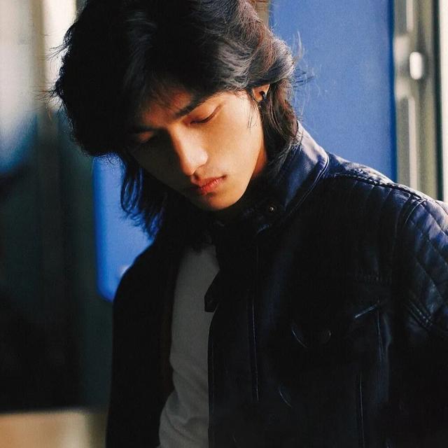 林知晚  个性超帅气男头，微信头像，林知晚  个性超帅气男头（超多个性、帅气男生头像任你选）