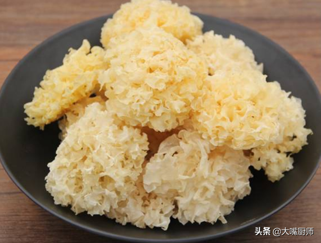 银耳汤如何出胶，银耳汤怎么才能出胶（有2点很关键）