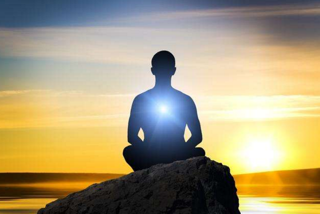 偏心的父母如何对待，偏心的父母如何对待自己（父母偏心，我该如何面对这个坎）