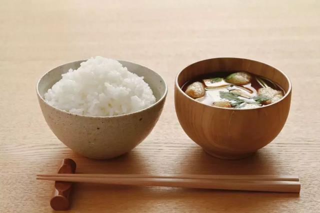 味噌是什么调料，这个日本料理中的“百搭王”