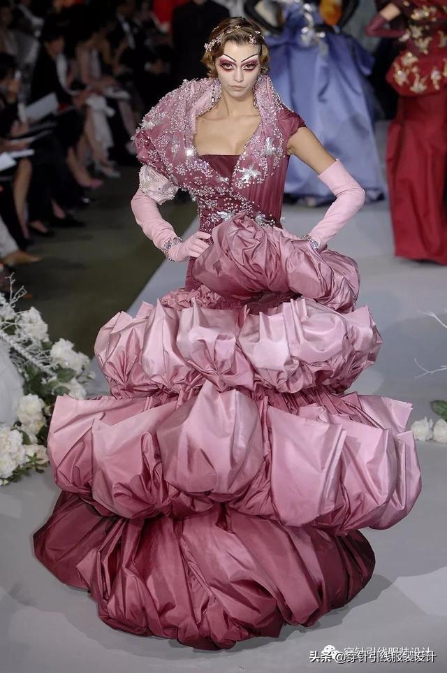 迪奥经典之作服装图，<迪奥>2007秋冬高定系列