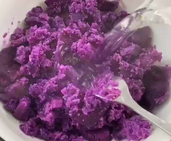 西米紫薯球的做法，西米紫薯球的做法大全（看起来像水晶一样舍不得吃的西米小丸子-嗨吃网）