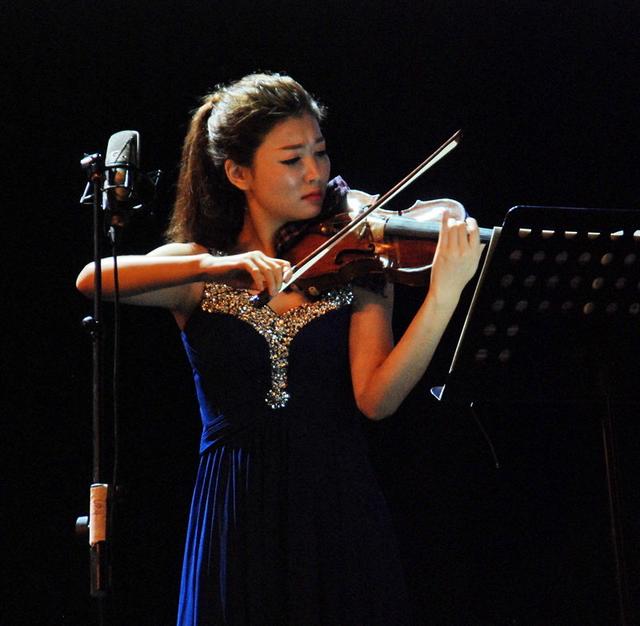 小提琴有几根弦，小提琴有几根弦（小提琴的四弦有什么特性）