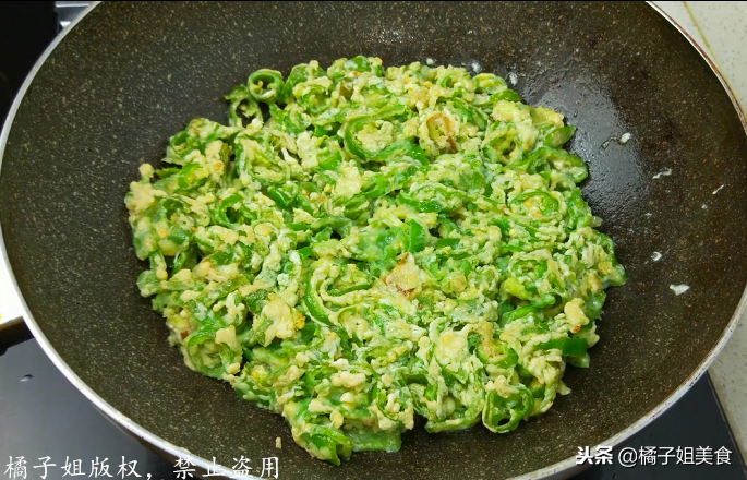图片[9]-【青椒面粉炒鸡蛋】做法步骤图-起舞食谱网