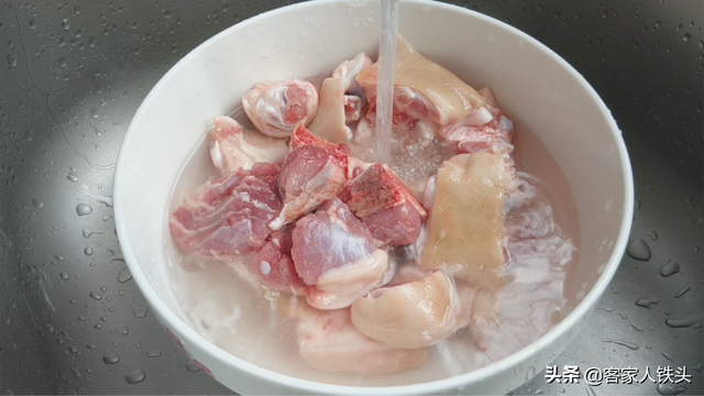 香菇炖肉怎么做好吃，一个客家传统味道做法