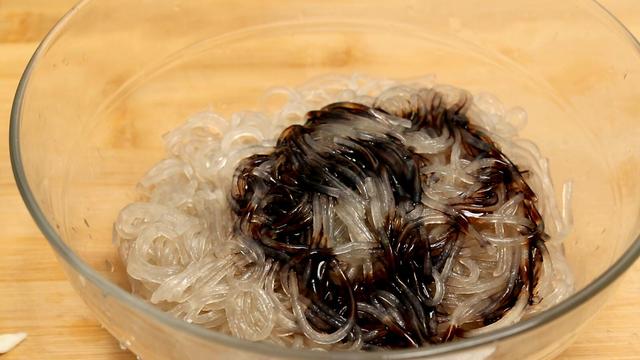 炒粉条，炒粉条不粘锅怎么炒（粉条不粘不坨更入味）