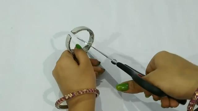 花篮怎么做手工制作，手把手教您怎么制作漂亮的手工花篮（带你学习如何用报纸制作漂亮的花篮）