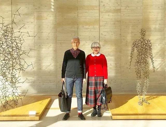 两人相爱到老的网名，相约到老的超霸气情侣网名：冇沵巳足够╭ | 莫名的想念╭微信昵称（牵手看展览吃大餐）