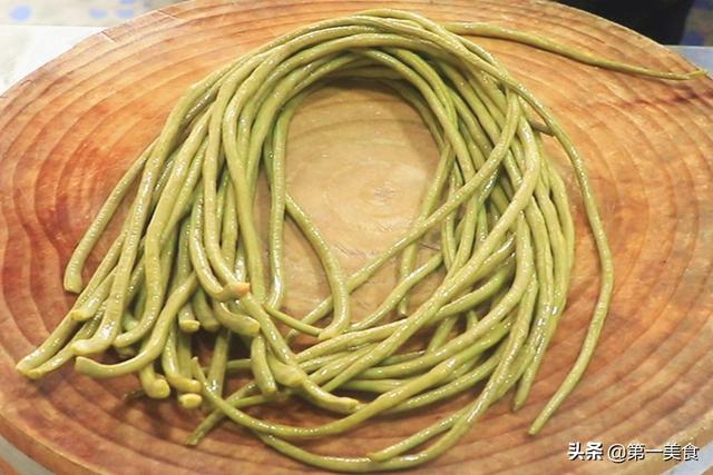 酸豆角的腌制方法，酸豆角的腌制方法和配料（河南农家酸豆角做法）