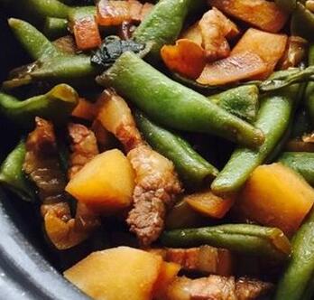 【五花肉土豆豆角燜飯】做法步驟圖 營養(yǎng)搭配齊全 一次2大碗！-起舞食譜網(wǎng)
