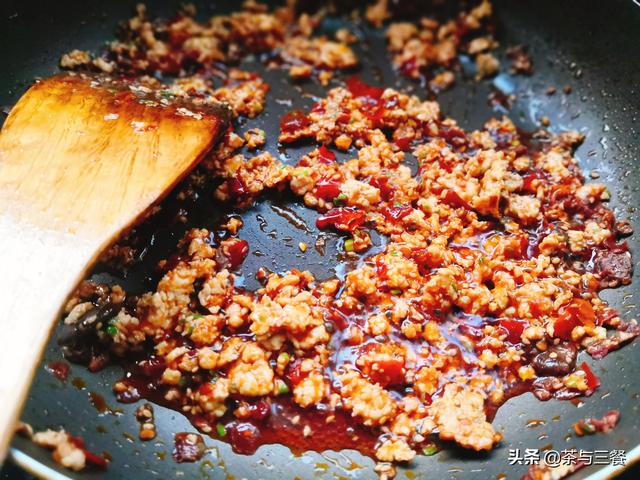 蘑菇酱最正宗的做法，蘑菇酱怎么做（拌面、夹馍、下饭）