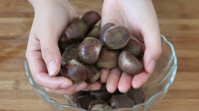 栗子的做法，糖炒栗子的做法（爱吃板栗记得收藏）