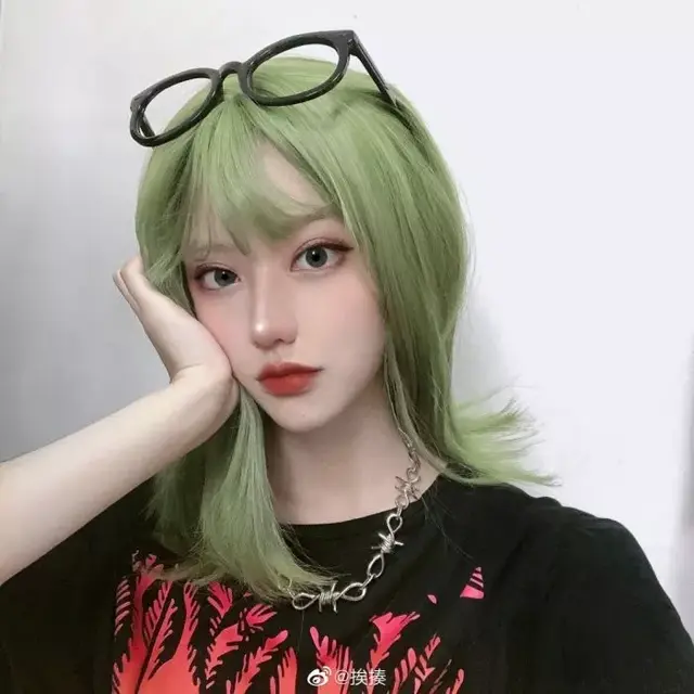 念七 精致女生染发社会酷头像微信，念七 精致女生染发社会酷头像（各种发色的小姐姐头像）