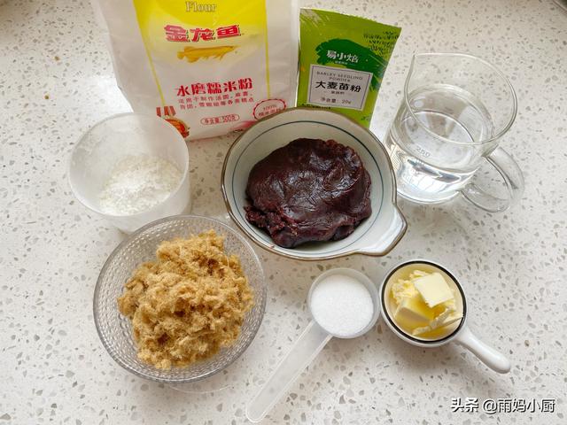 艾草青团怎么做会绿，艾青团子怎么做才绿（试试这样做个个碧绿不发黑）