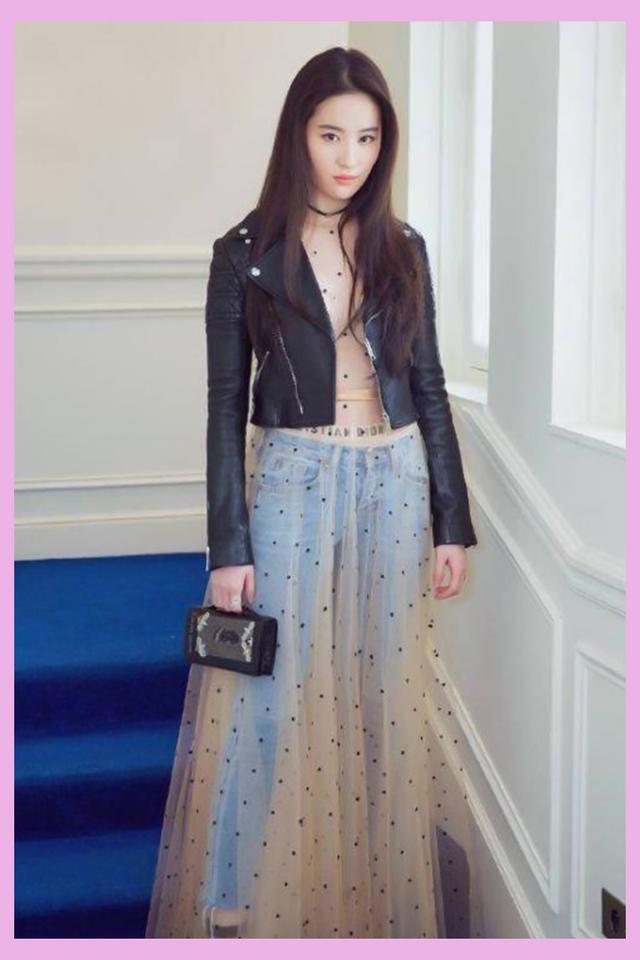 纱纱裙怎么搭配衣服,纱纱裙怎么搭配衣服图片(让你的网纱裙美上天)