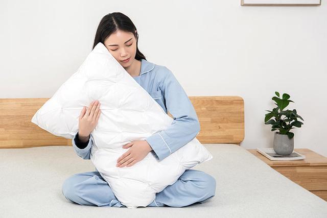 酒店的床垫为什么那么舒服，酒店的床垫为什么睡得舒服（为什么睡五星级酒店比在家睡舒服）