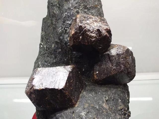 正向抽空四角锥网架，四方锥的杂化类型（假期出游如何鉴定矿物）